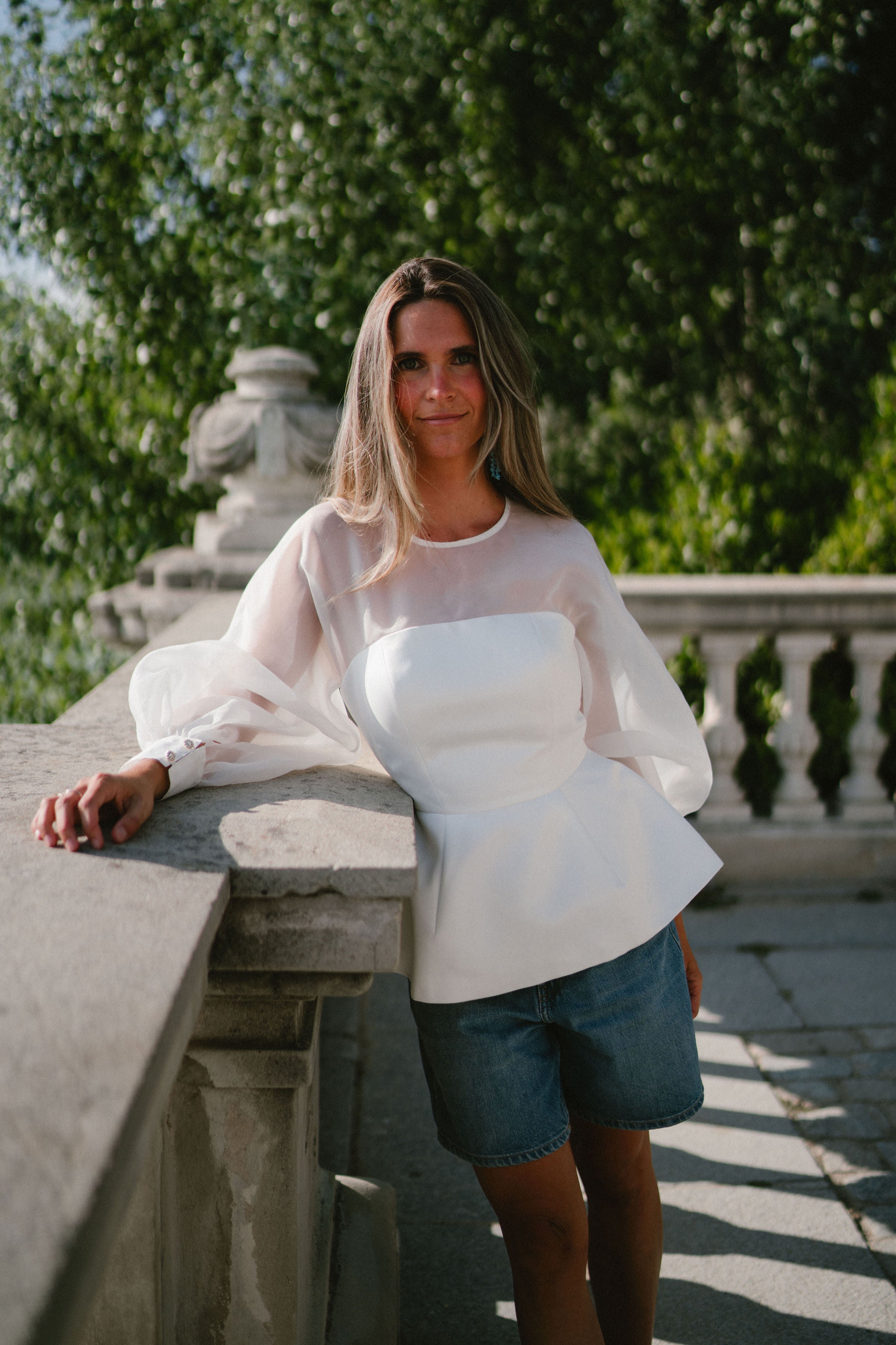 WHITE BLOUSE WITH JEWEL BUTTONS