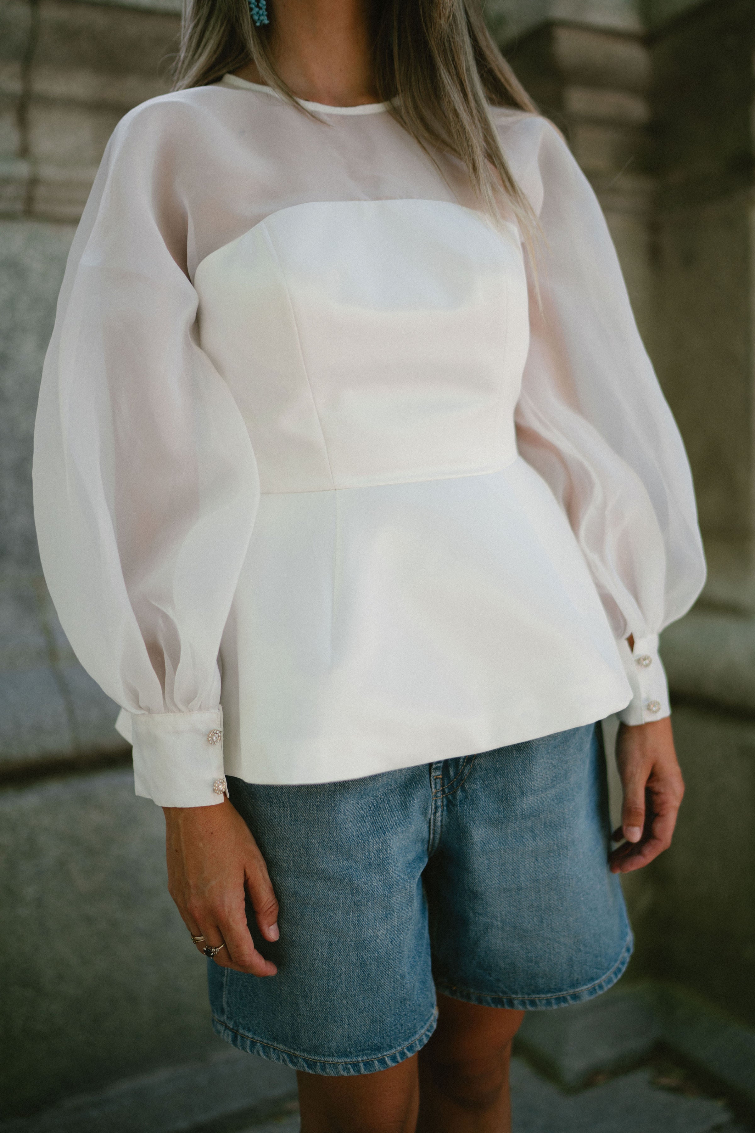 WHITE BLOUSE WITH JEWEL BUTTONS