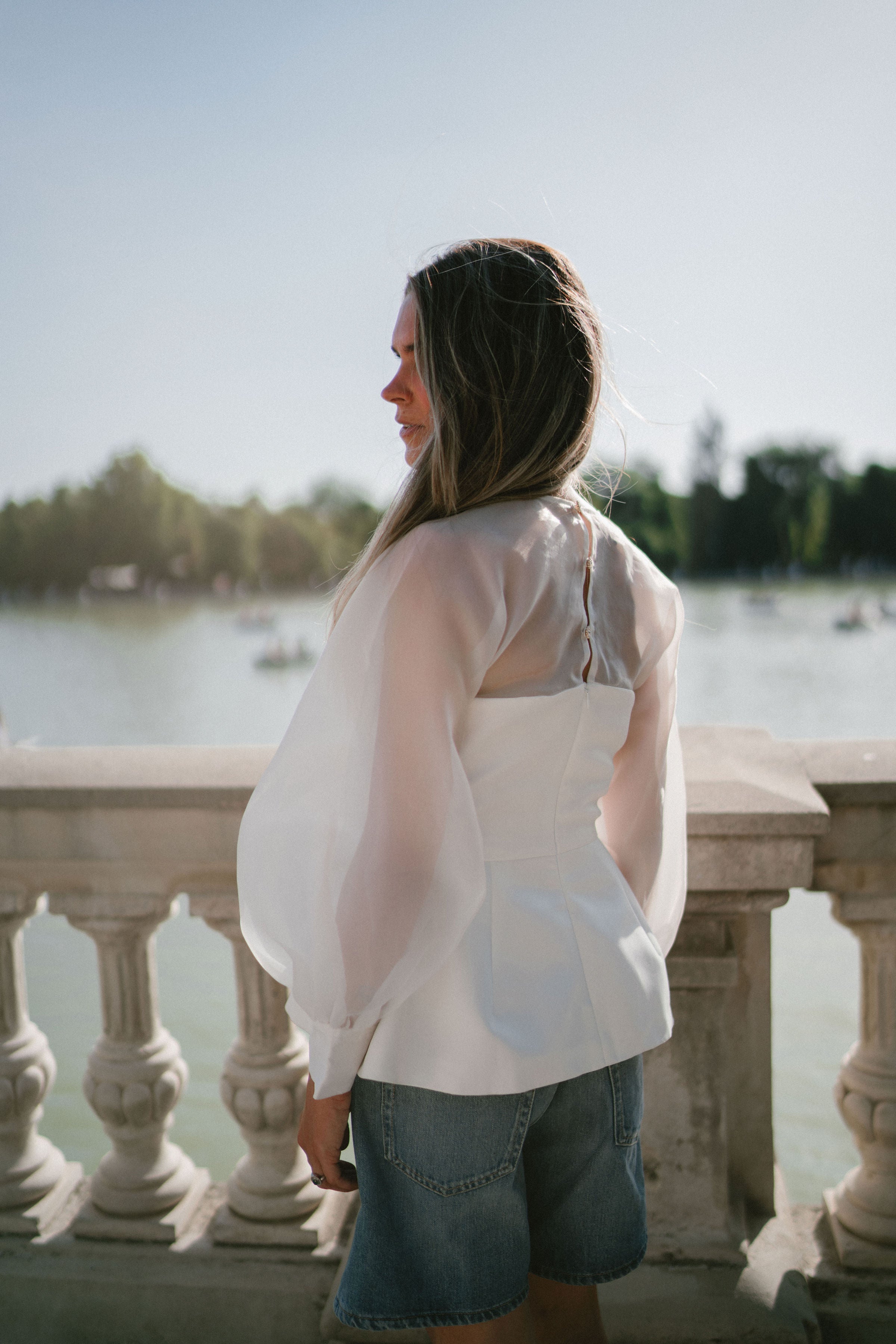 WHITE BLOUSE WITH JEWEL BUTTONS