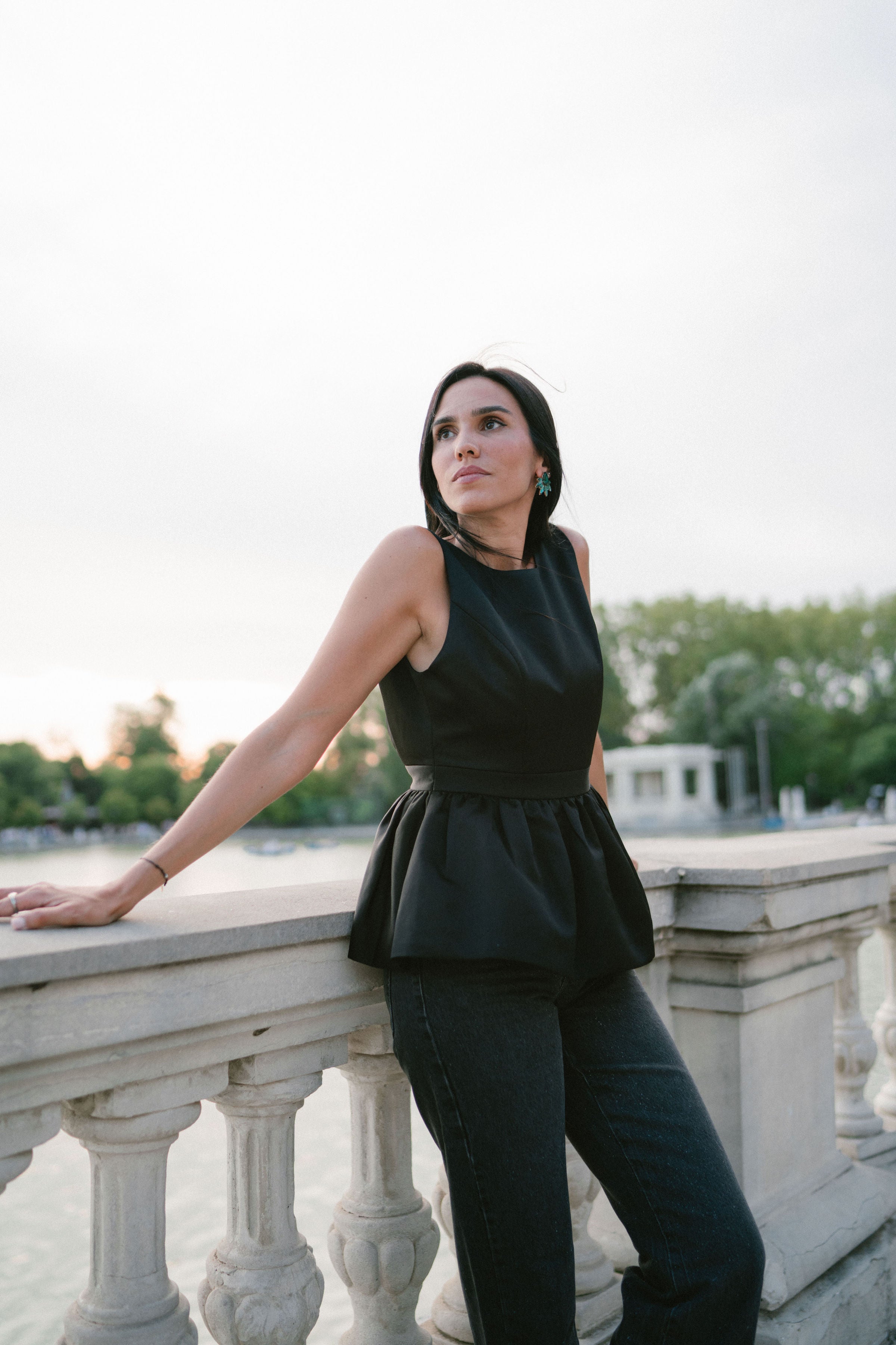 TOP NEGRO CON POPELÍN